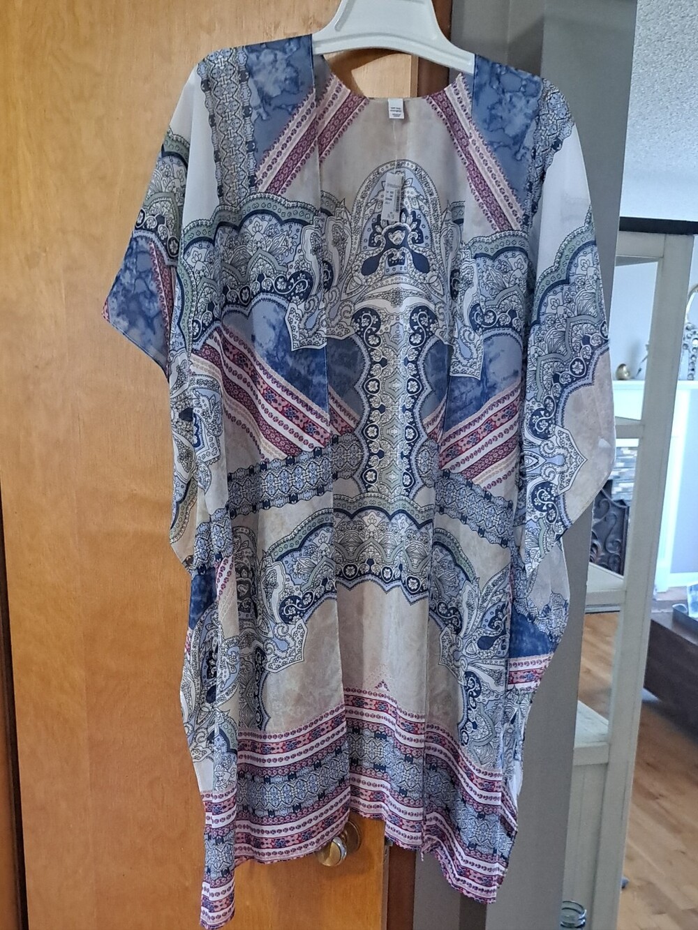 NWT: Dressbarn Blue, Cream & Pink Patterned Kimono